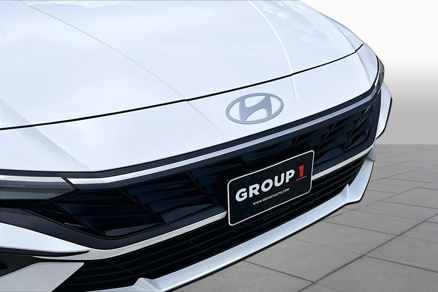 Used 2026 Hyundai Elantra Sport FWD image 28