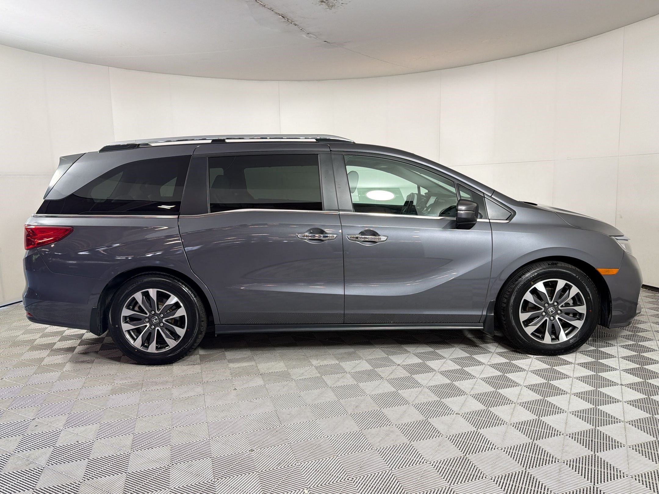 Used 2023 Honda Odyssey EX-L image 8