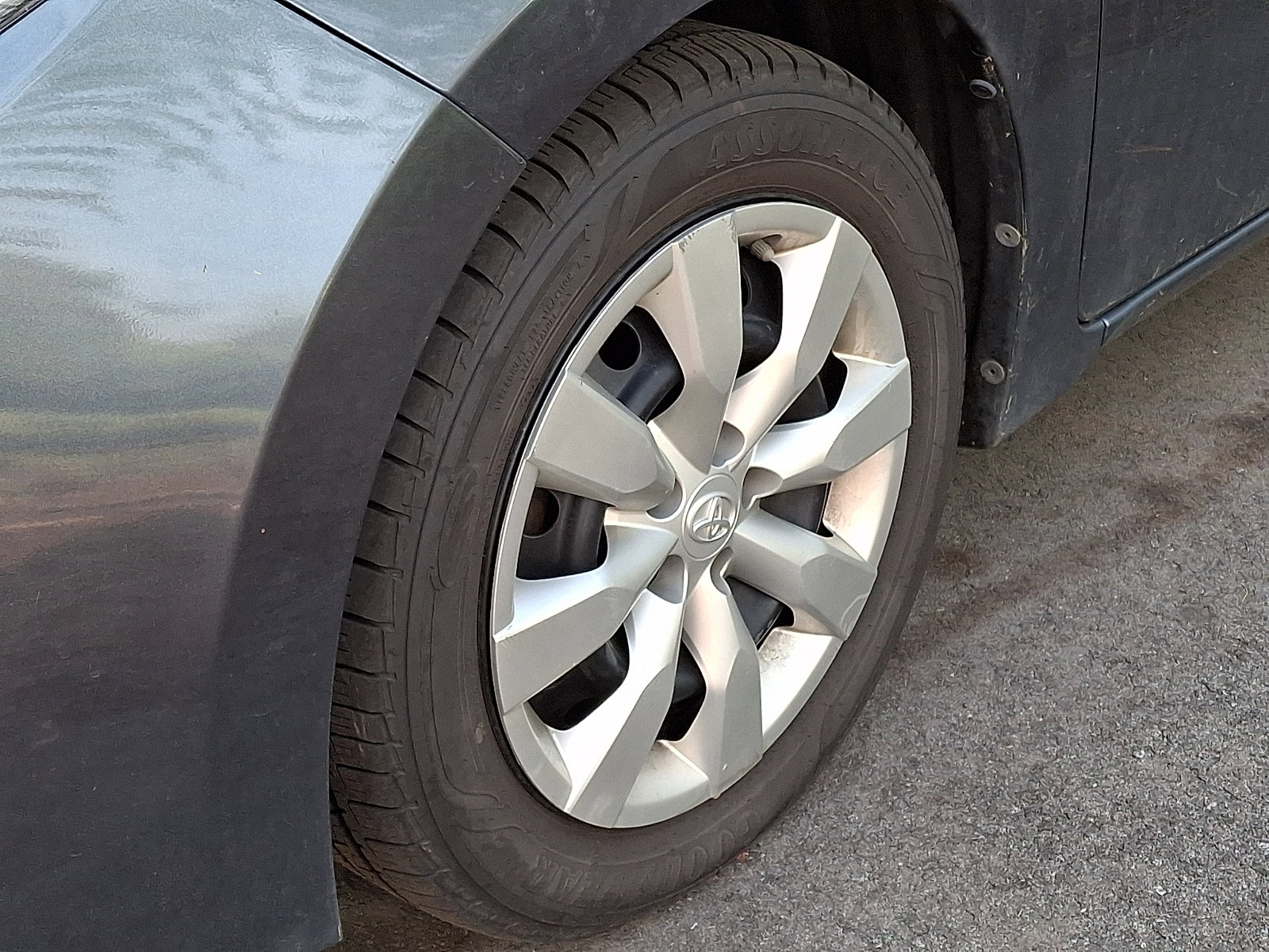 Used 2016 Toyota Corolla LE FWD image 10