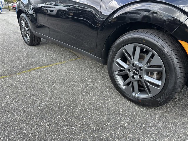 Used 2020 Kia Soul EX image 11