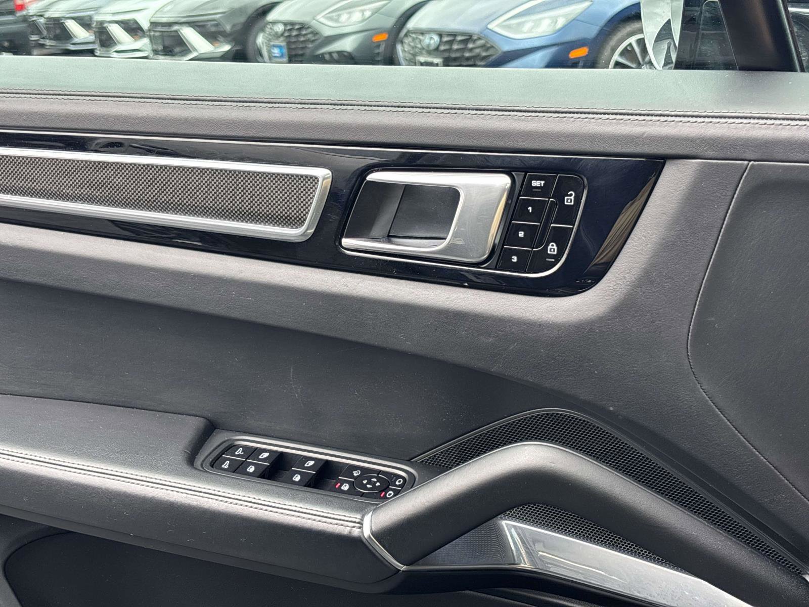 Used 2020 Porsche Cayenne Turbo AWD/4WD image 19