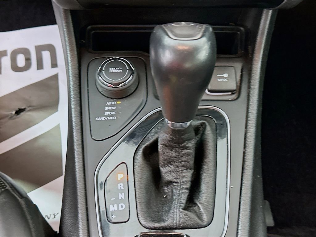 Used 2019 Jeep Cherokee Limited image 17