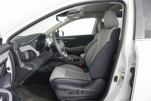 Used 2025 Subaru Outback Premium image 9