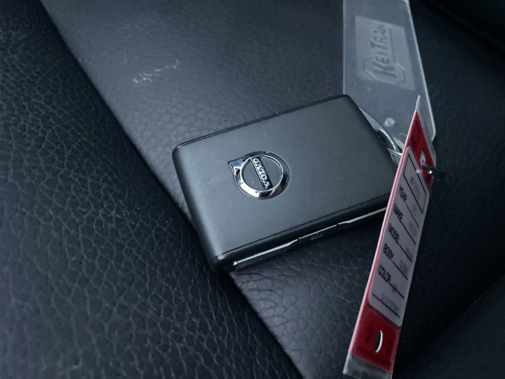 Certified 2023 Volvo XC60 B5 Plus w/ Climate Package image 41