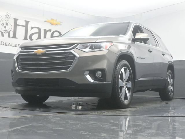 Used 2019 Chevrolet Traverse LT w/ LT Premium Package FWD image 4