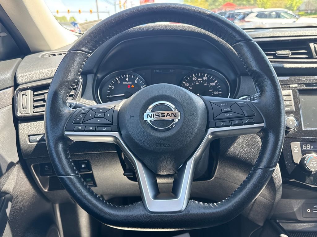 Used 2020 Nissan Rogue SV image 15