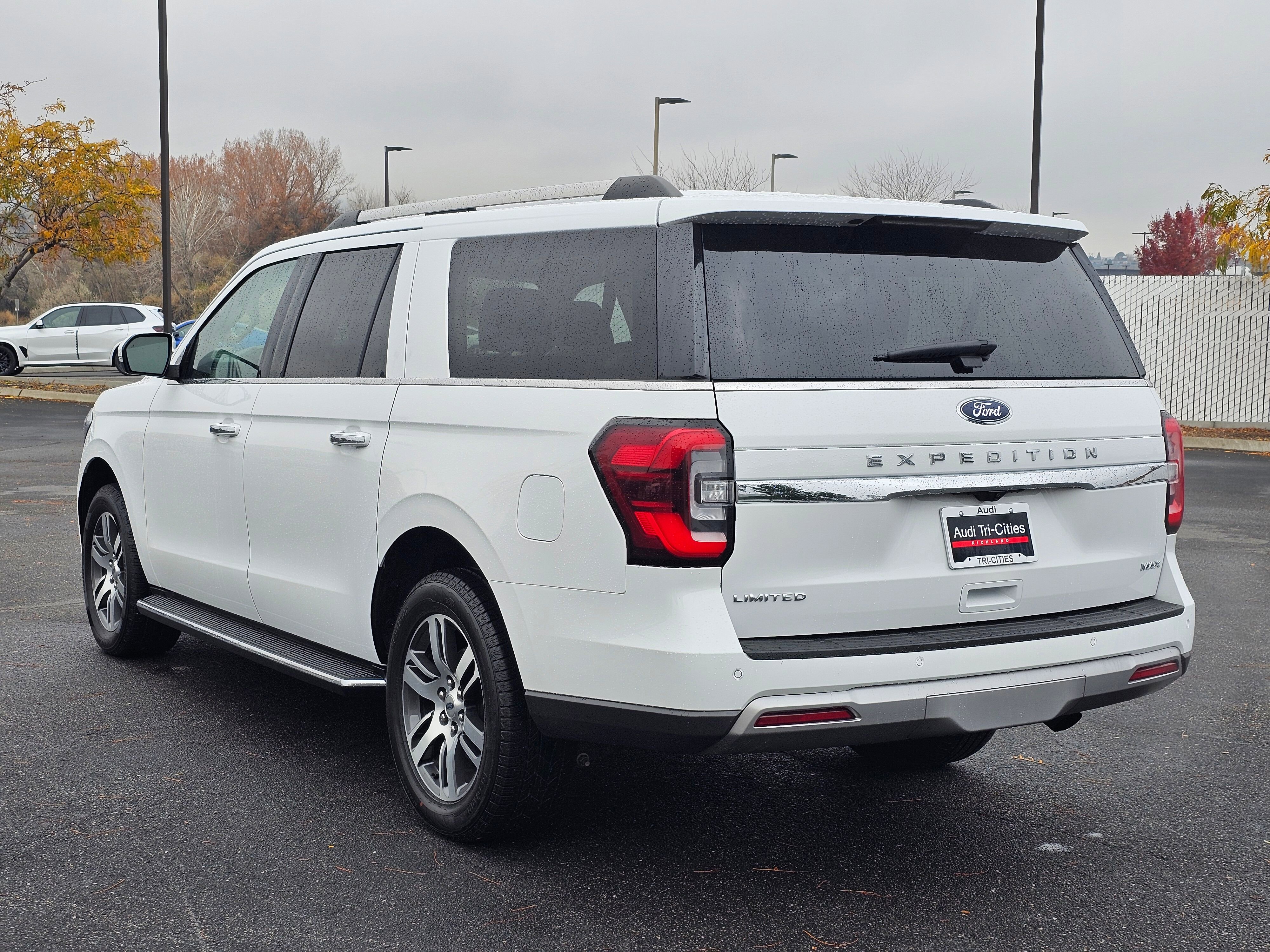 Used 2023 Ford Expedition Max Limited image 4