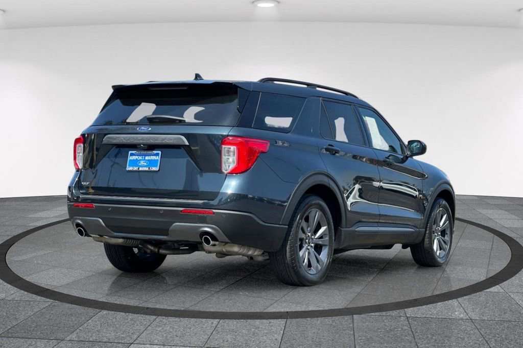 Used 2023 Ford Explorer XLT w/ Equipment Group 202A RWD image 5