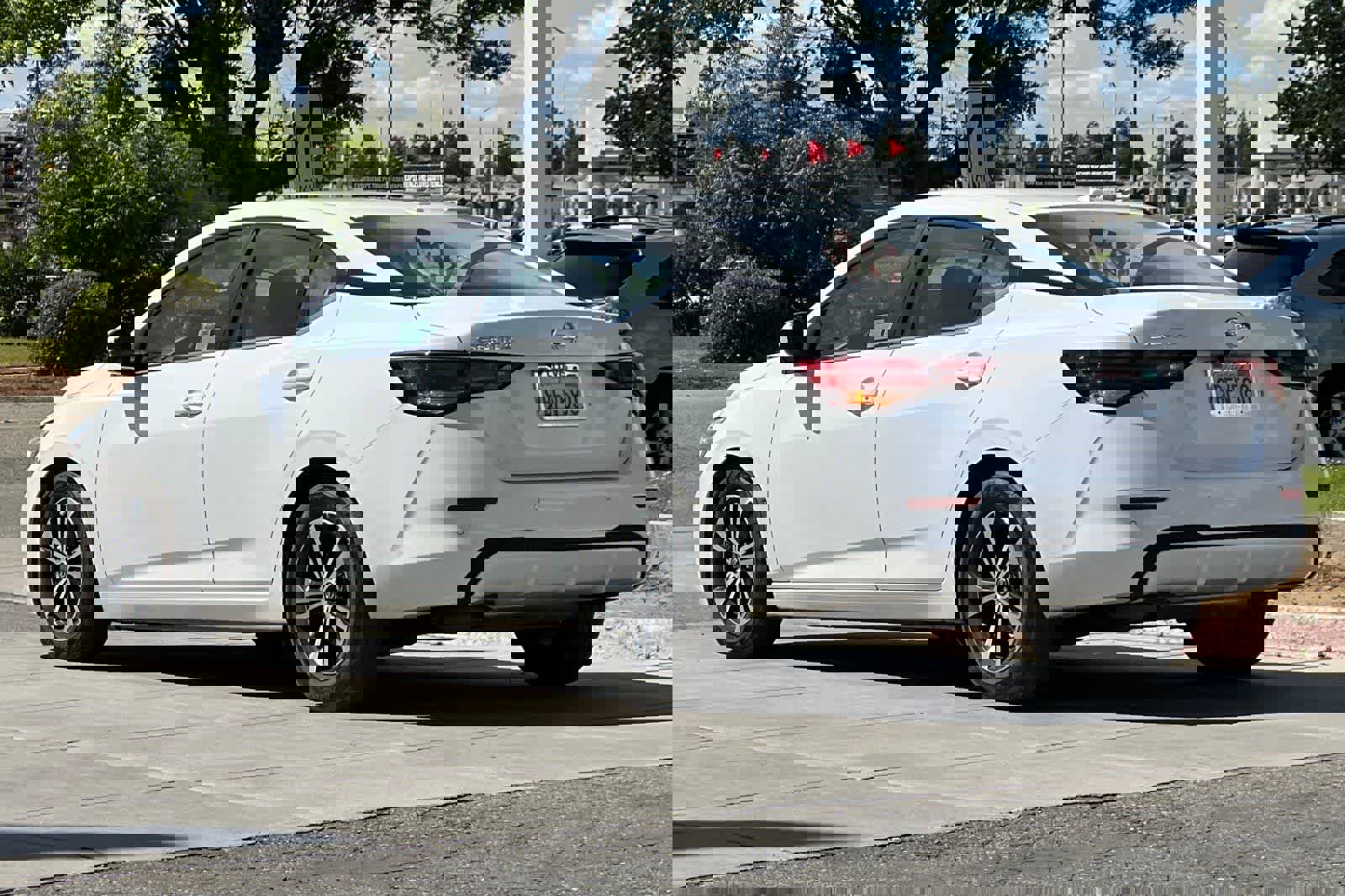 Used 2022 Nissan Sentra SV image 7