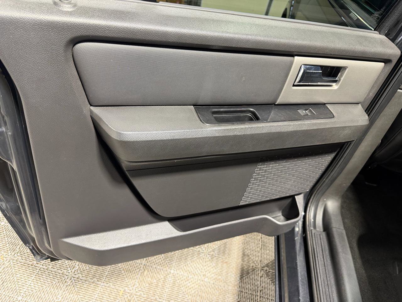 Used 2013 Ford Expedition EL Limited image 23