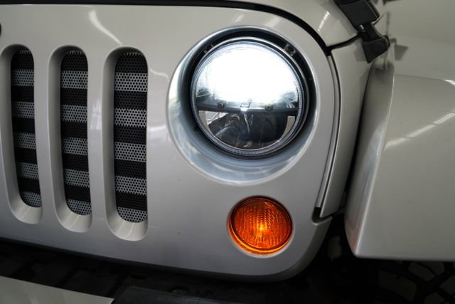 Used 2011 Jeep Wrangler Sahara w/ Dual Top Group image 51