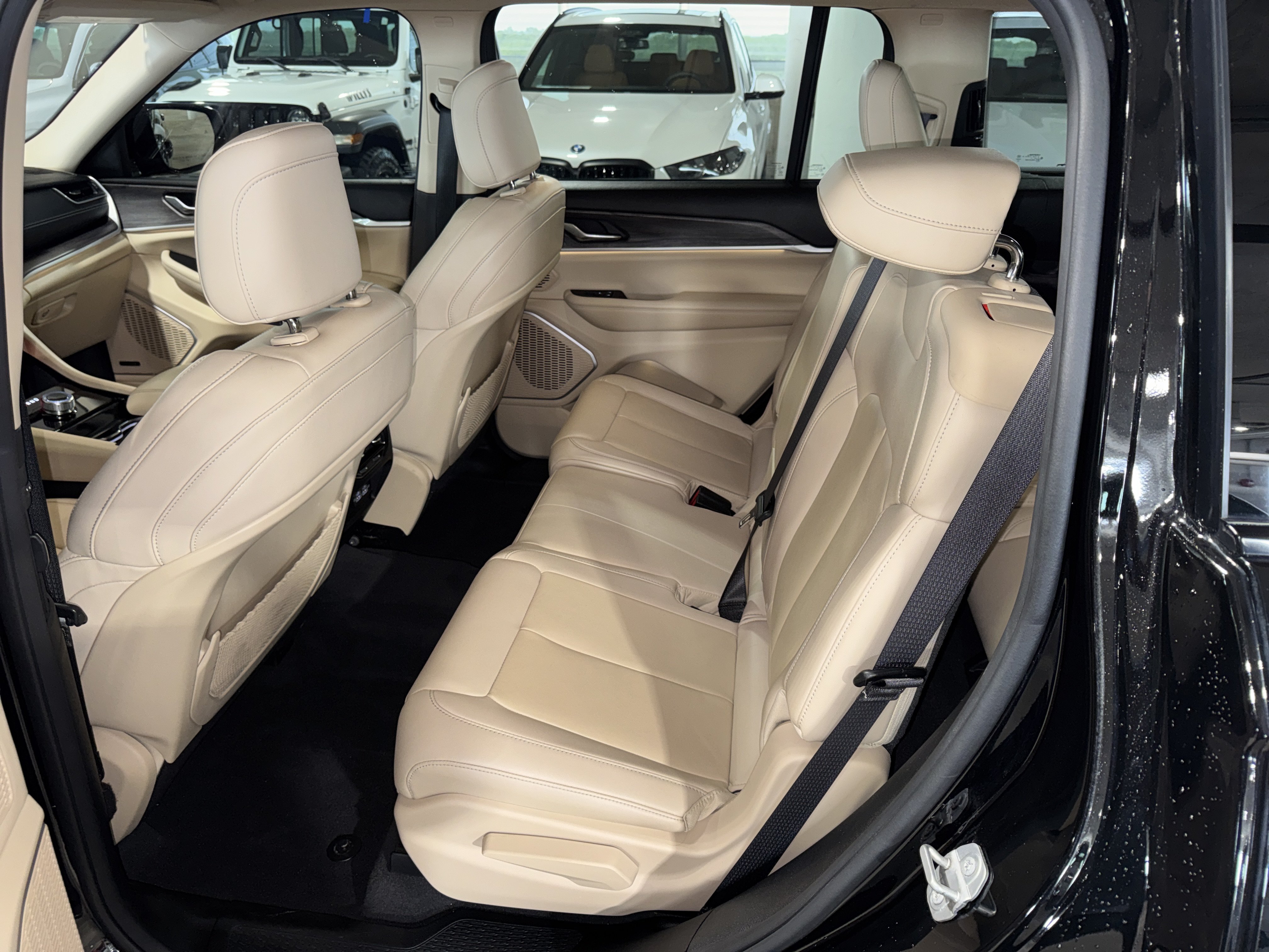 Used 2021 Jeep Grand Cherokee L Limited RWD image 16