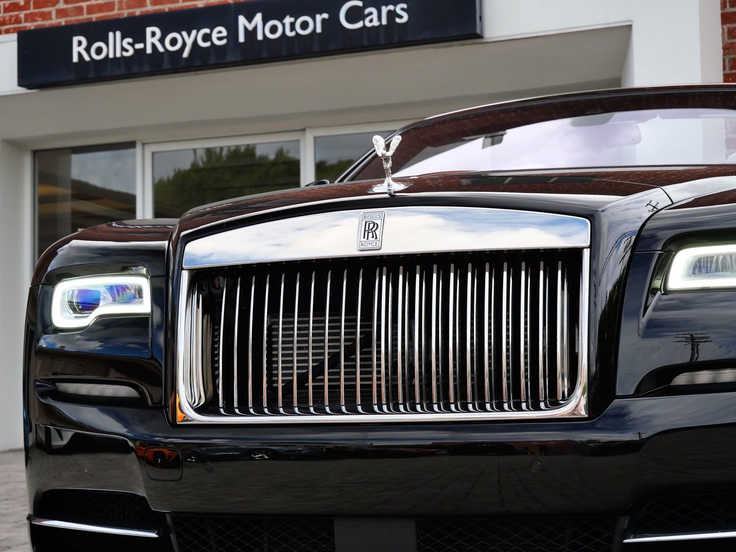Used 2017 Rolls-Royce Dawn RWD image 22