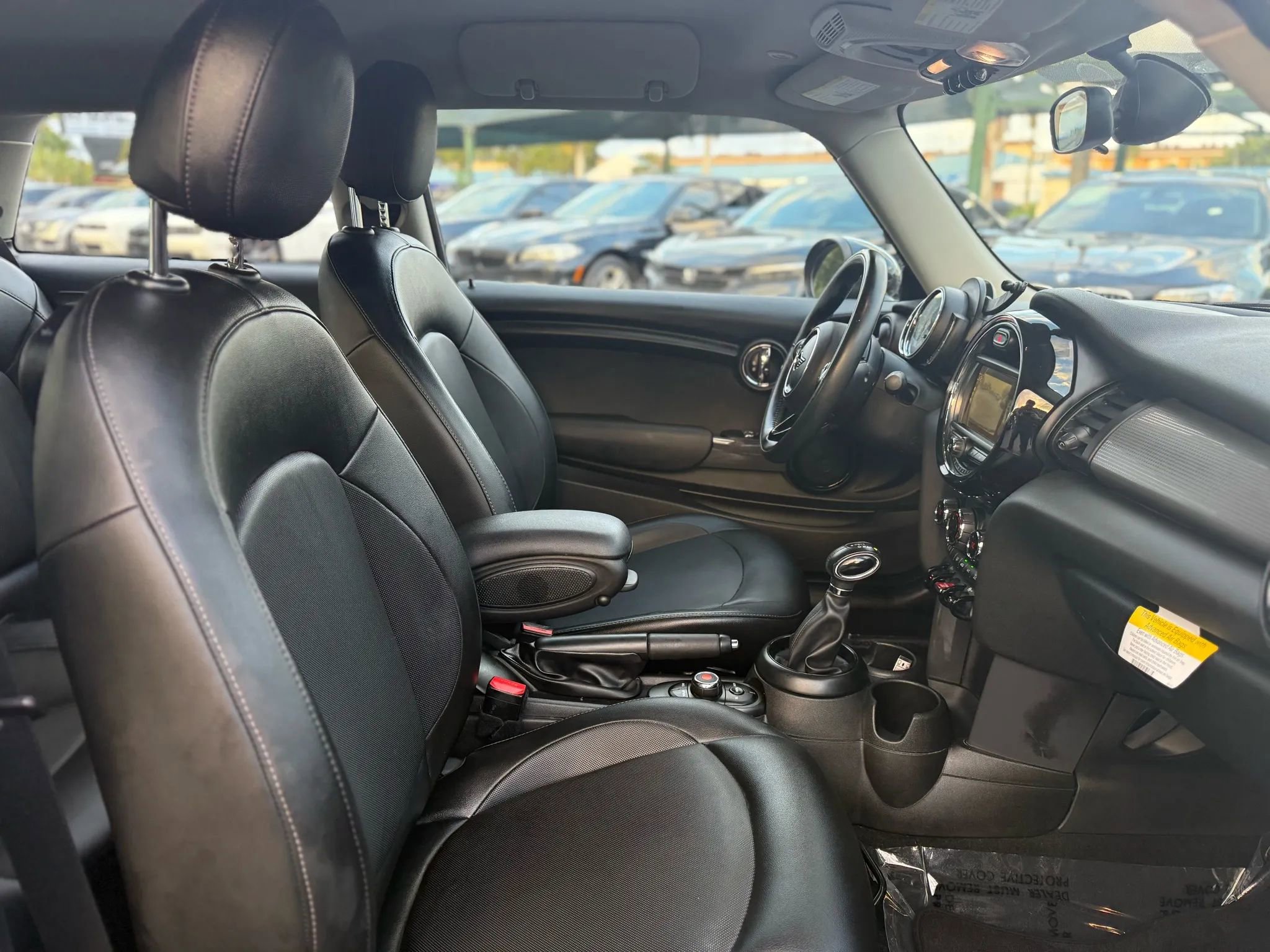 Used 2018 MINI Cooper 2-Door Hardtop image 15