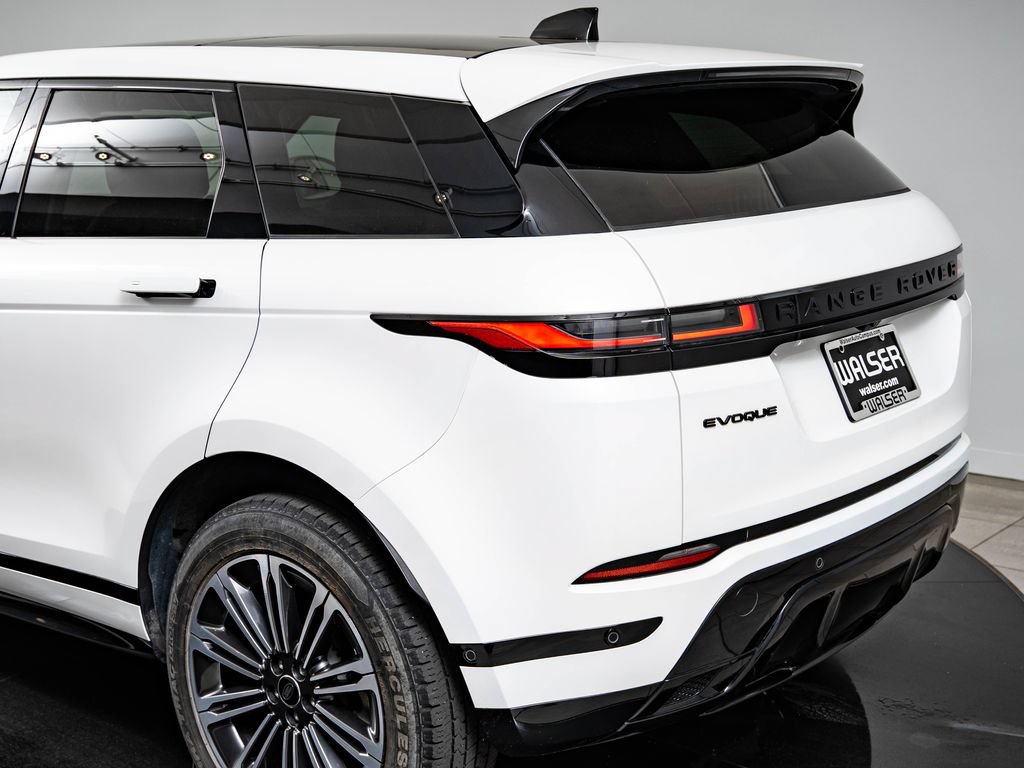 Used 2025 Land Rover Range Rover Evoque Dynamic SE AWD/4WD image 19