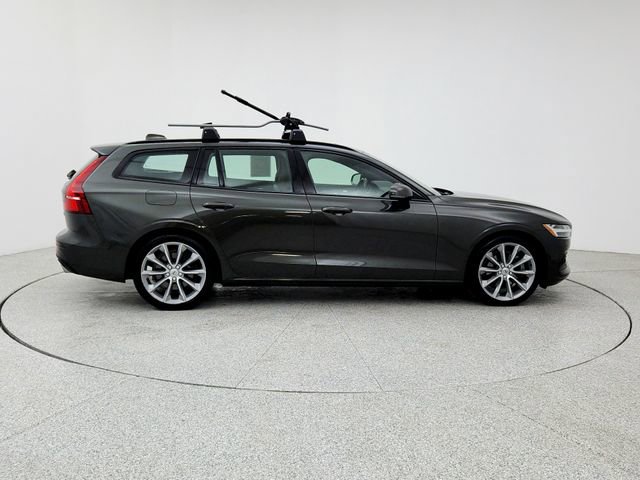 Used 2020 Volvo V60 T5 Momentum w/ Protection Package image 4