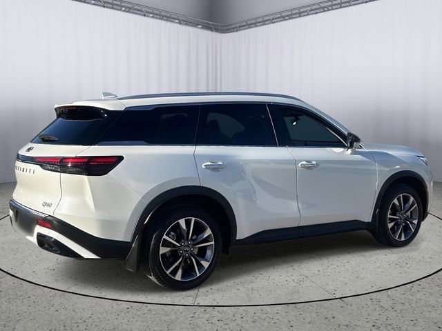 Certified 2023 INFINITI QX60 Luxe w/ Performance Audio Package image 9