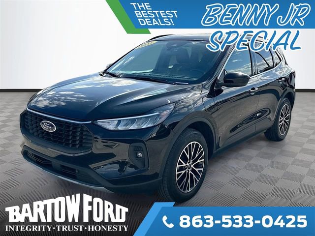 Used 2025 Ford Escape SE image 1