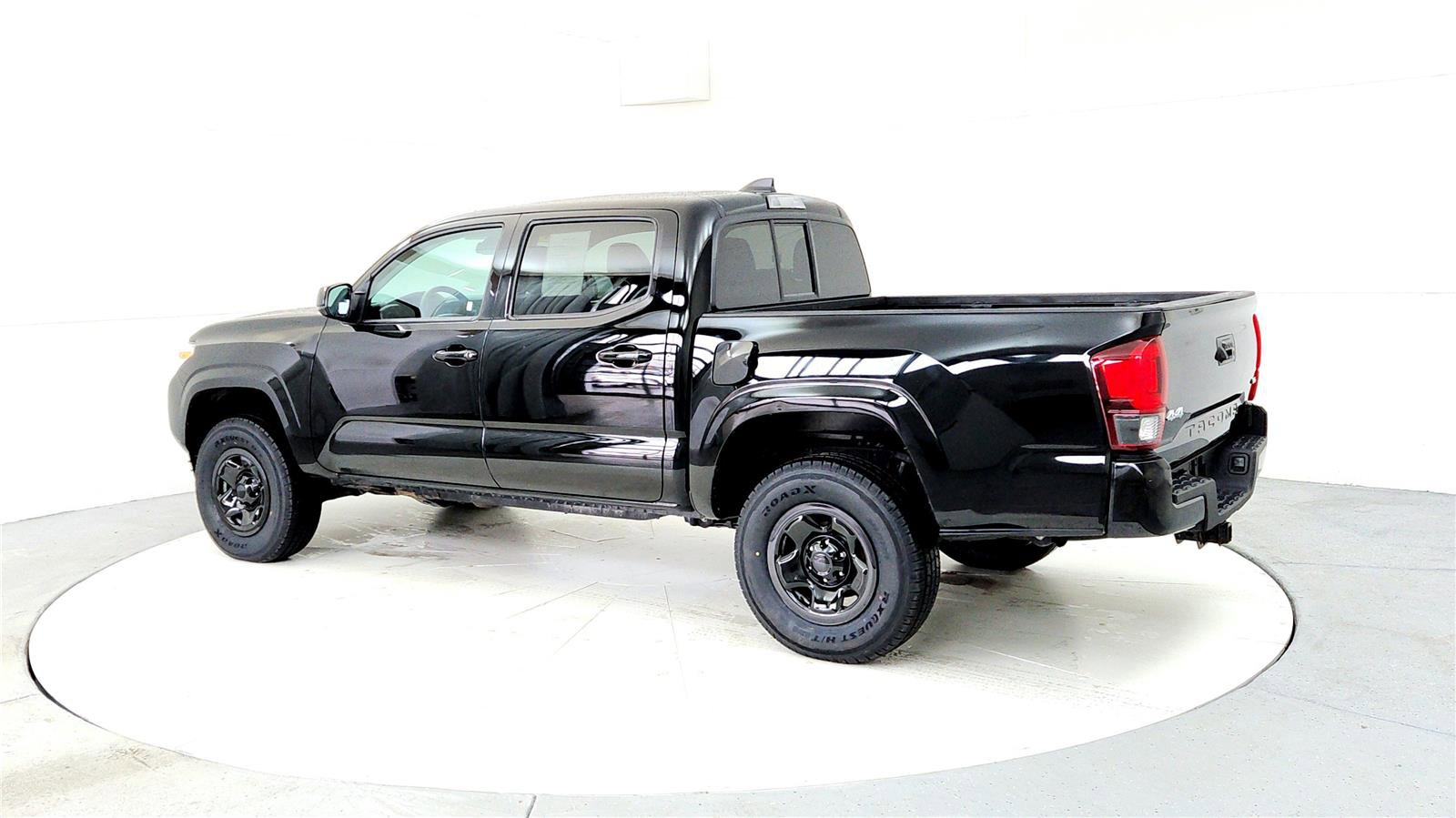 Certified 2023 Toyota Tacoma SR AWD/4WD image 4