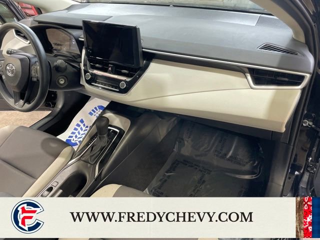 Used 2025 Toyota Corolla LE image 31