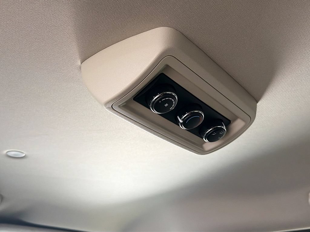 Used 2019 Dodge Grand Caravan SE w/ UConnect Hands-Free Group FWD image 24