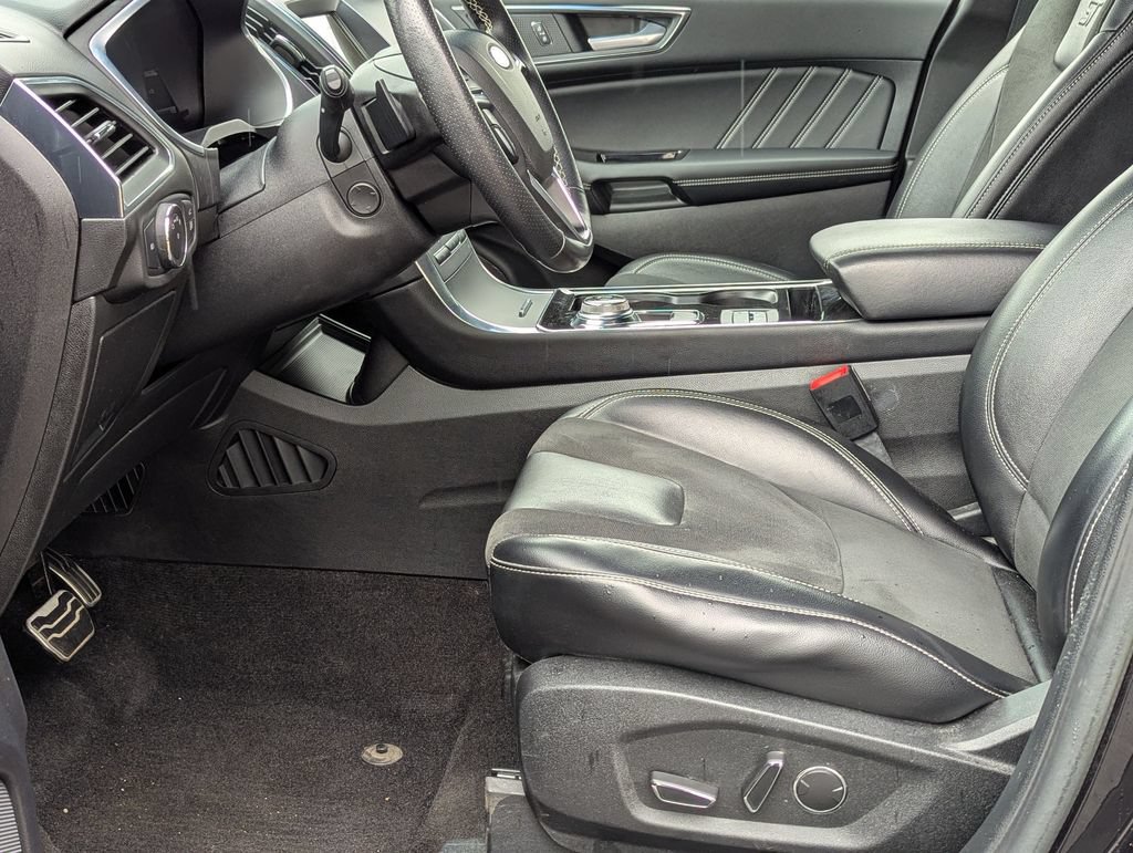 Used 2019 Ford Edge ST w/ Equipment Group 401A AWD/4WD image 11