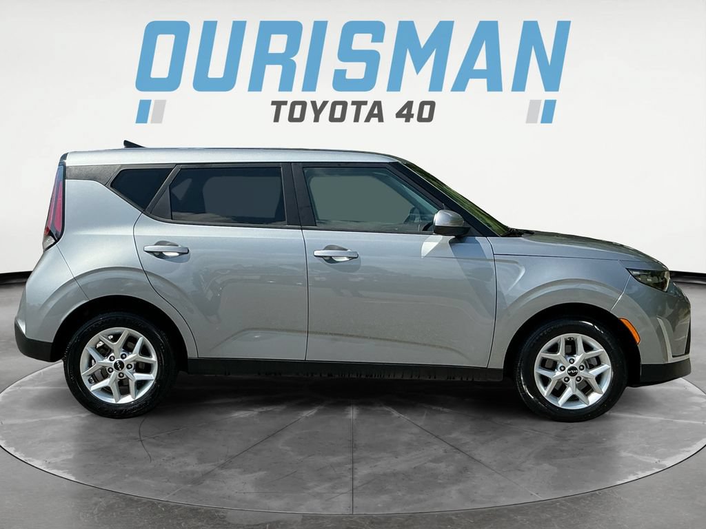 Used 2024 Kia Soul LX w/ Option Group 015 FWD image 8