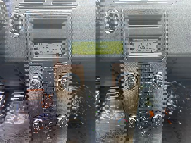 Used 2010 Volvo S40 T5 R-Design image 16