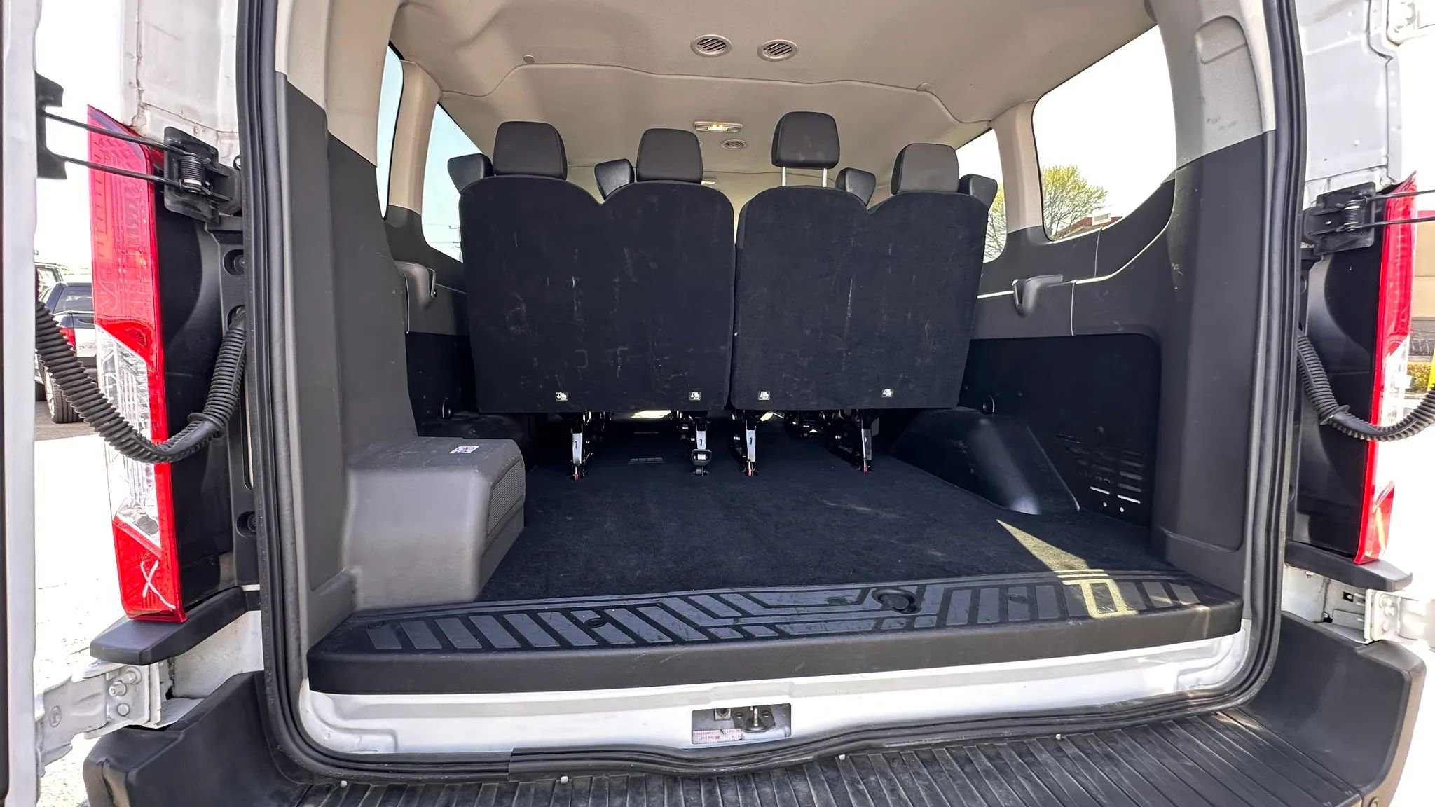 Used 2023 Ford Transit 350 XLT image 11