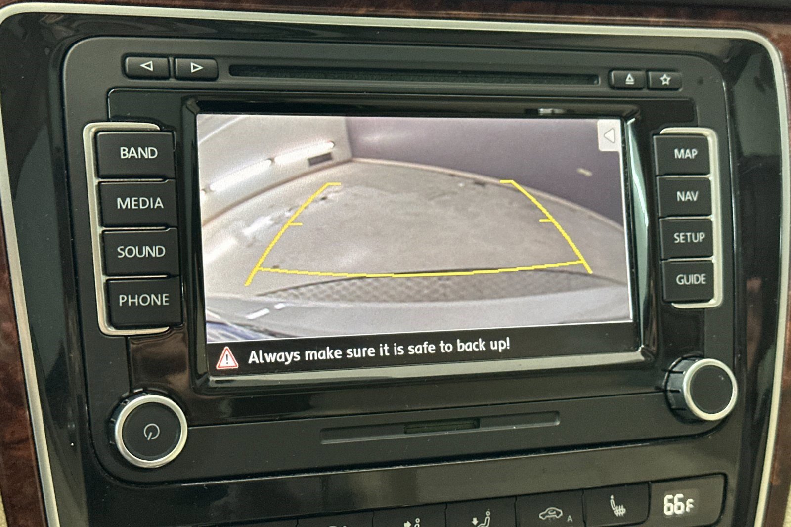 Used 2013 Volkswagen Passat TDI SEL Premium image 25