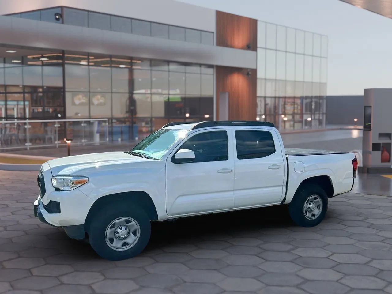 Used 2020 Toyota Tacoma SR image 2
