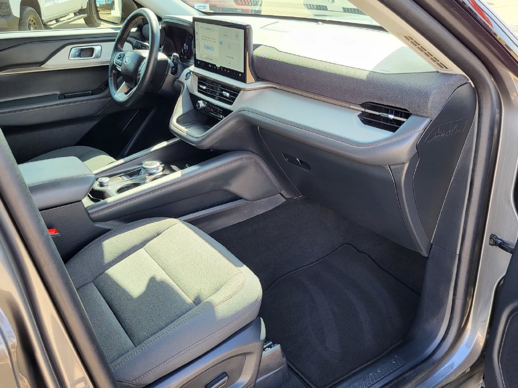 Certified 2025 Ford Explorer Active RWD image 25