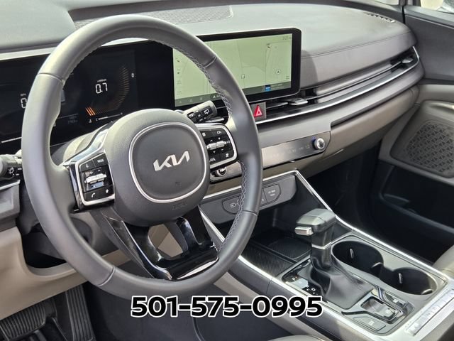 Used 2026 Kia Carnival EX FWD image 9