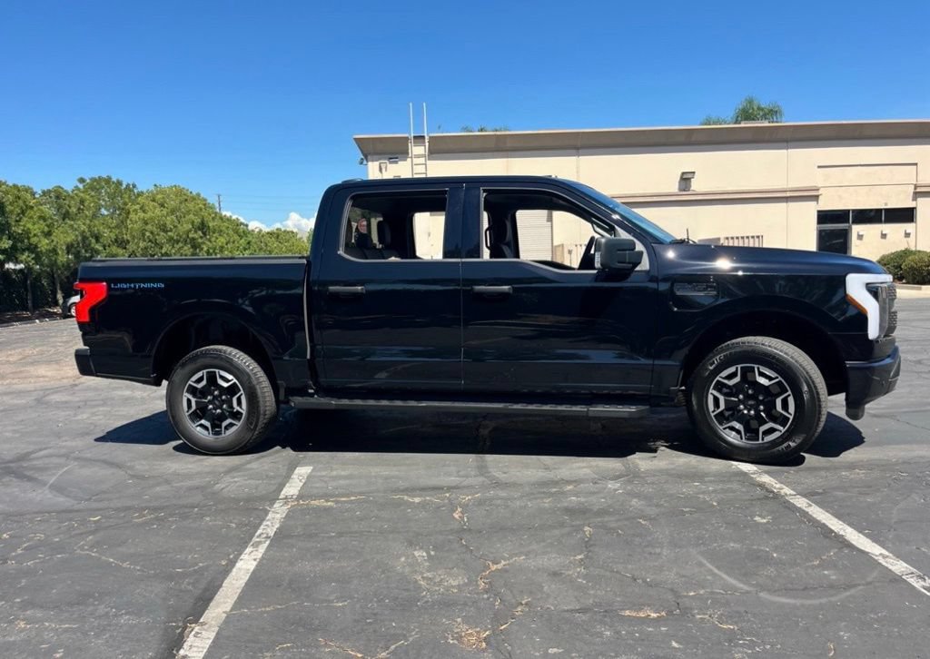 Used 2023 Ford F150 Lightning XLT AWD/4WD image 4