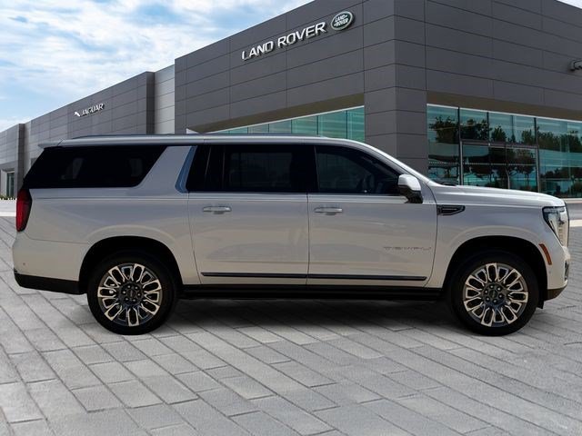 Used 2025 GMC Yukon XL Denali Ultimate w/ LPO, Floor Liner Package AWD/4WD image 6