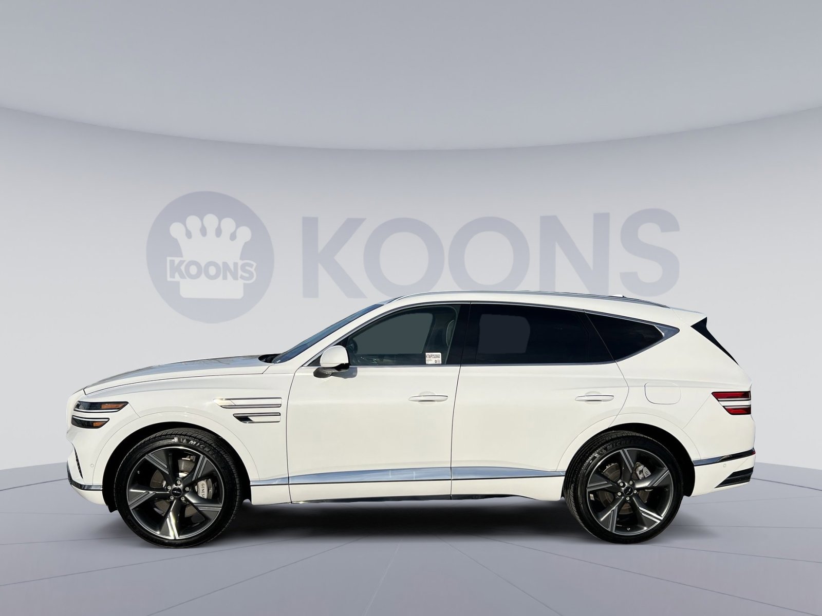 Used 2025 Genesis GV80 3.5T Prestige image 2