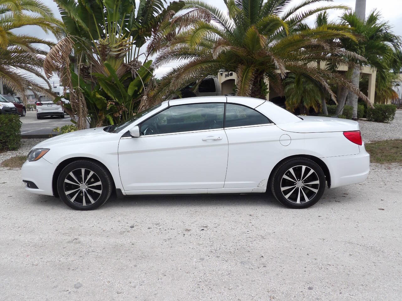 Used 2012 Chrysler 200 S image 3