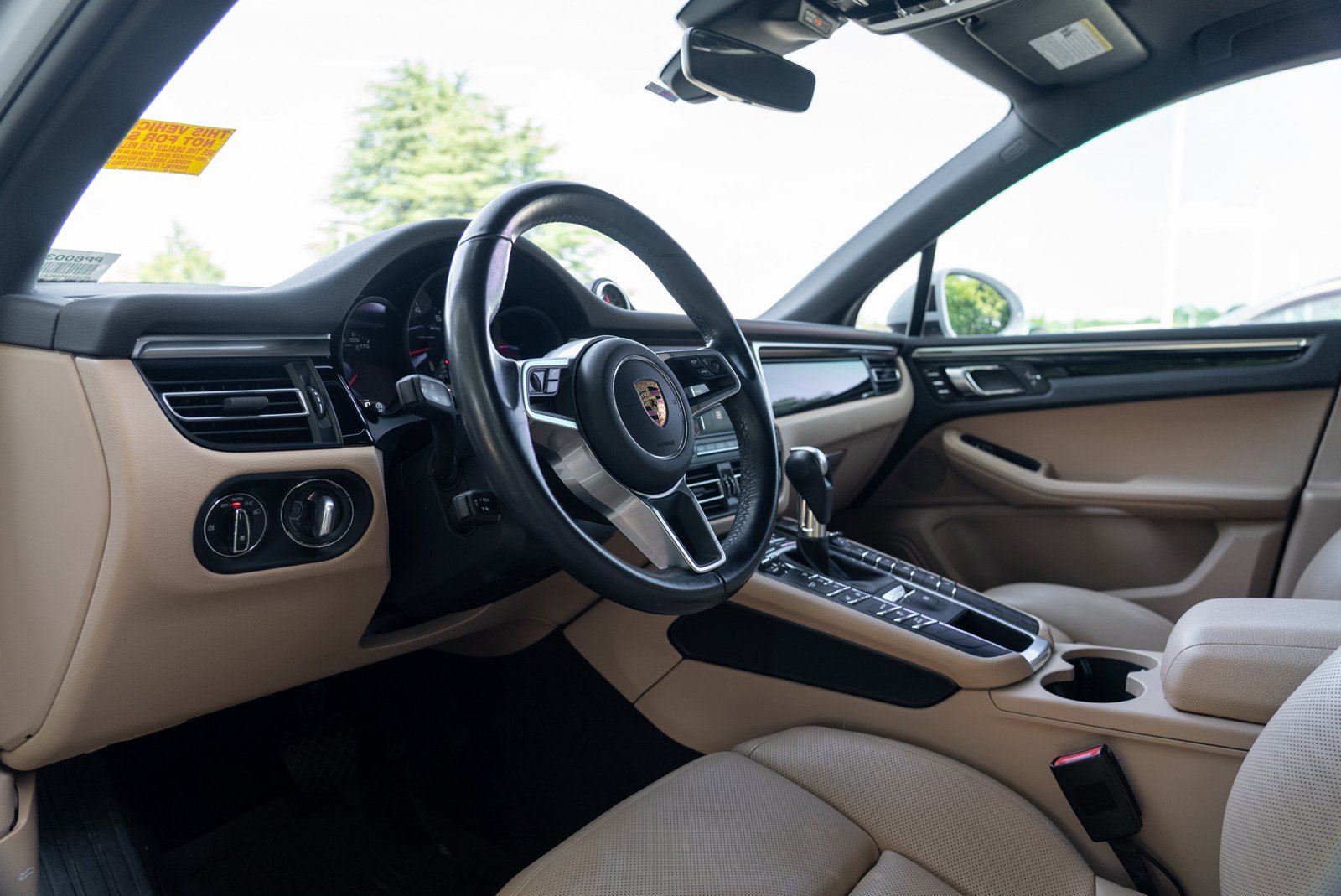 Certified 2021 Porsche Macan AWD/4WD image 23