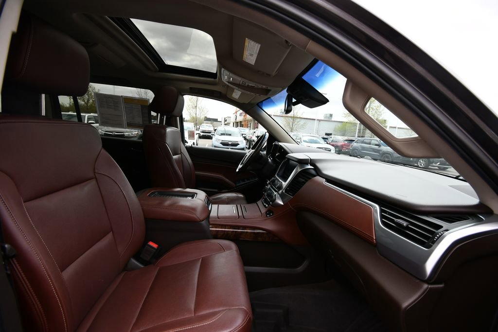 Used 2018 Chevrolet Suburban Premier AWD/4WD image 20