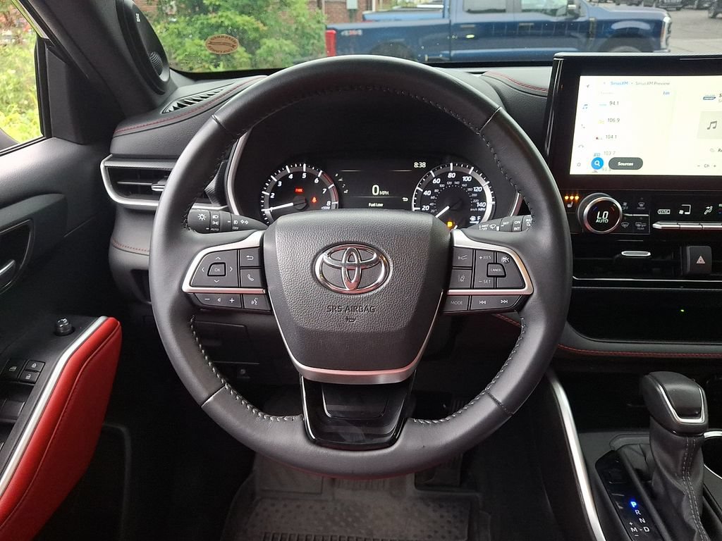 Used 2024 Toyota Highlander XSE AWD/4WD image 19