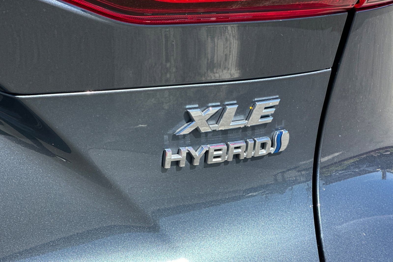 Used 2021 Toyota Venza XLE image 12