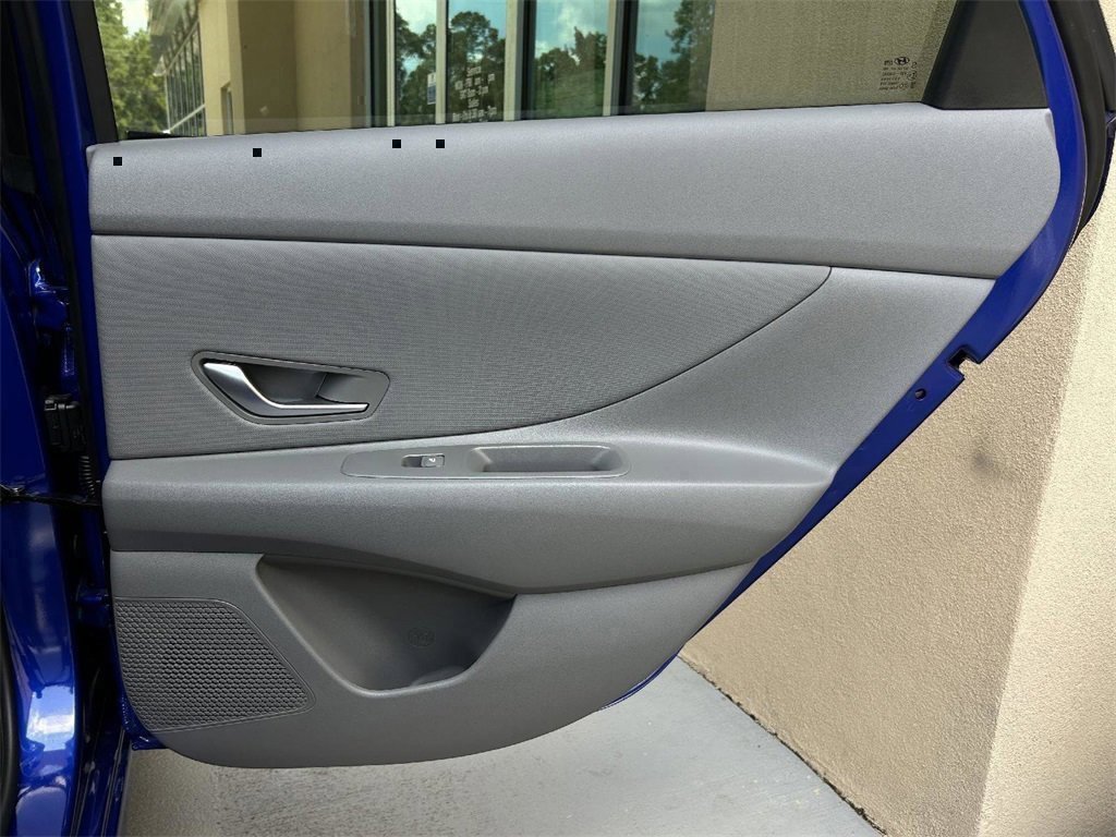 Used 2024 Hyundai Elantra SEL w/ Convenience Package image 25