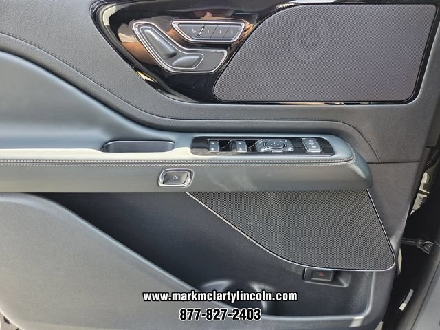 New 2026 Lincoln Aviator 2WD w/ Jet Appearance Package image 23