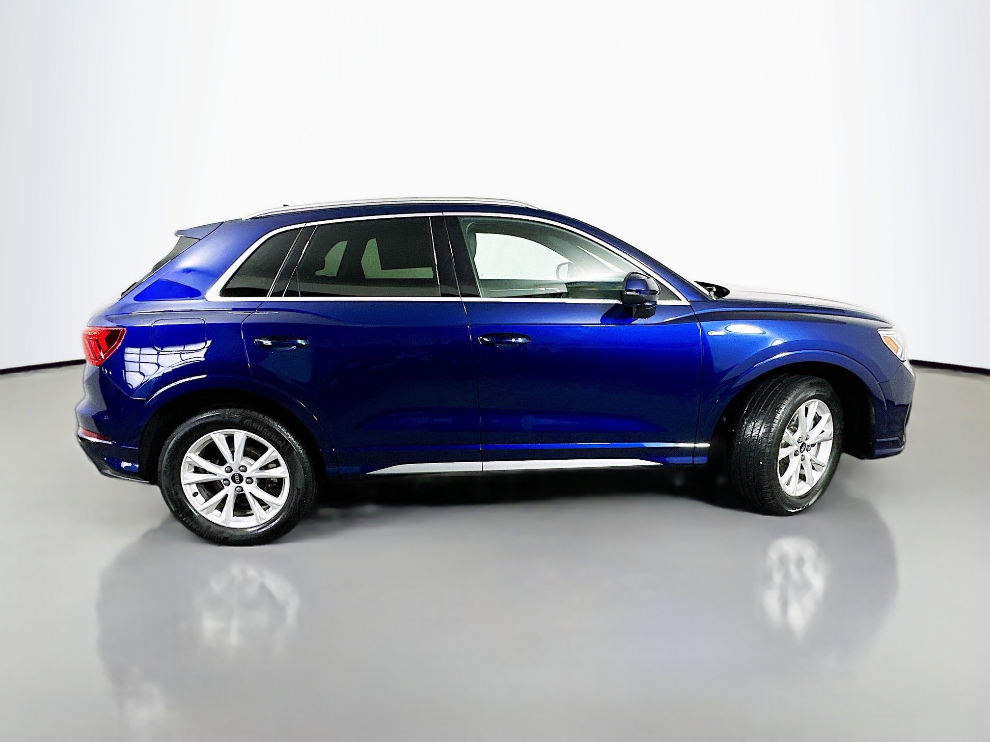 Used 2025 Audi Q3 2.0T Premium Plus w/ Premium Plus Package image 8