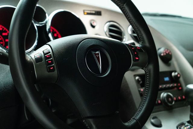 Used 2009 Pontiac Solstice GXP image 23