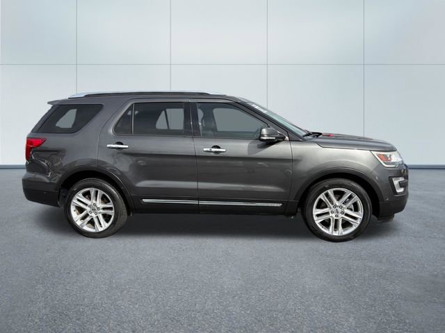 Used 2017 Ford Explorer Limited w/ Equipment Group 301A image 2