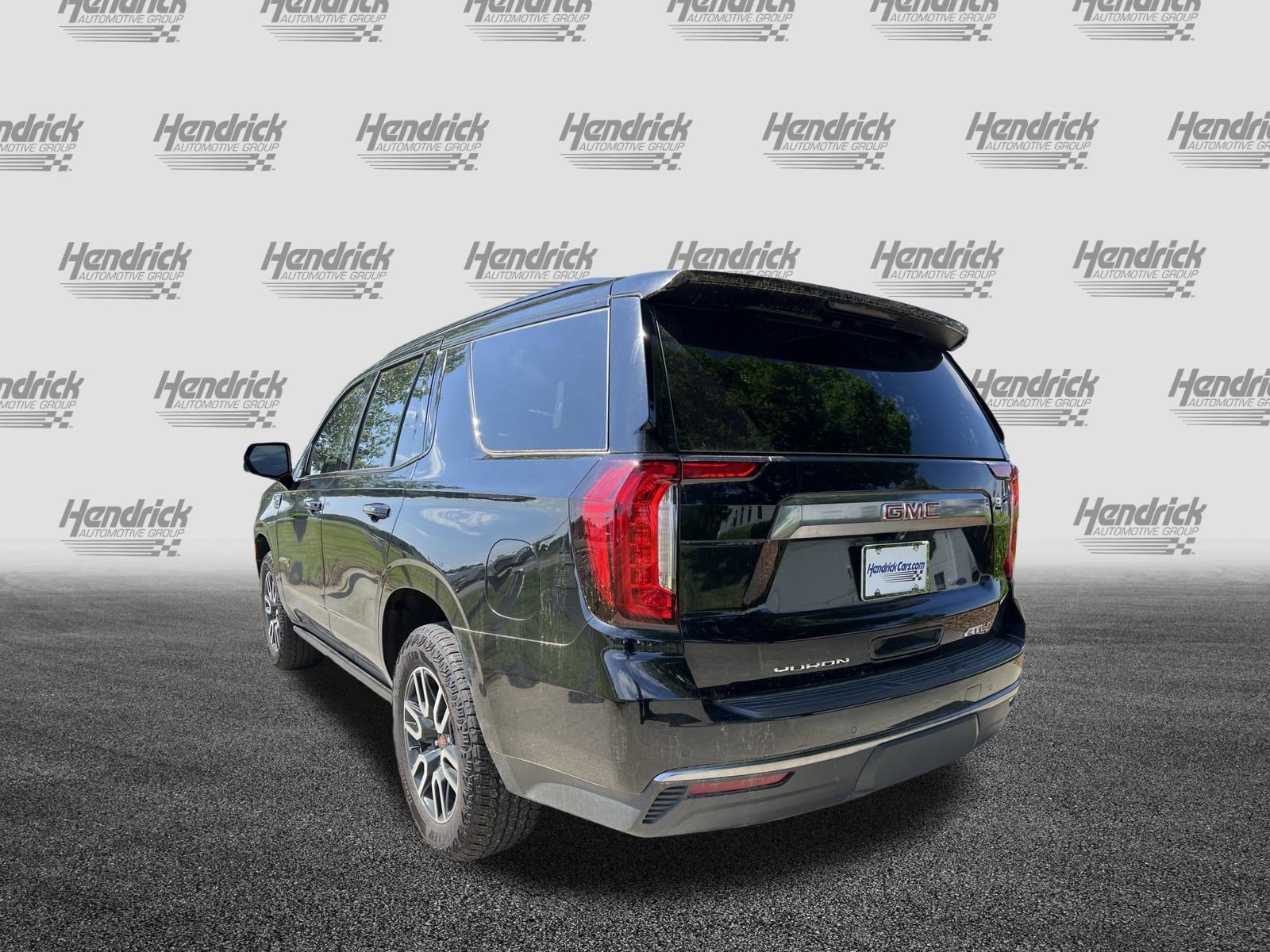 Used 2023 GMC Yukon AT4 w/ AT4 Premium Plus Package AWD/4WD image 9