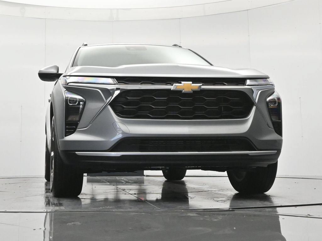 Certified 2025 Chevrolet Trax LT FWD image 37