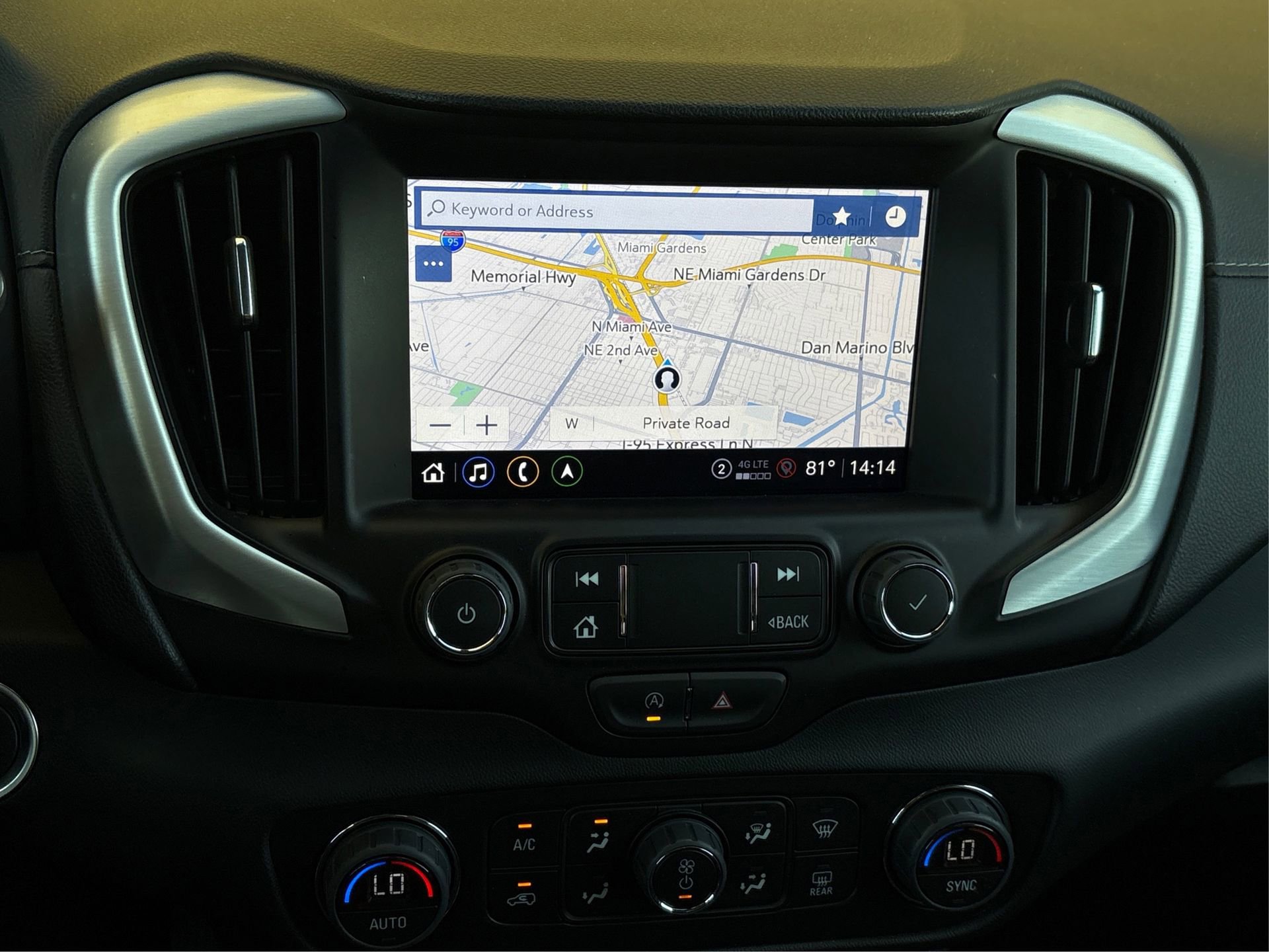 Used 2022 GMC Terrain SLT w/ Infotainment Package II image 24