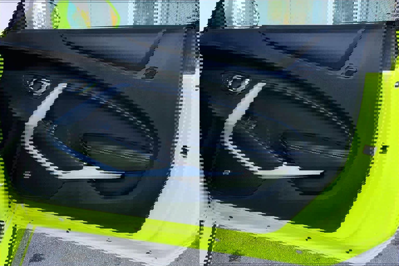 Used 2021 Chevrolet Camaro LT w/ Technology Package image 22